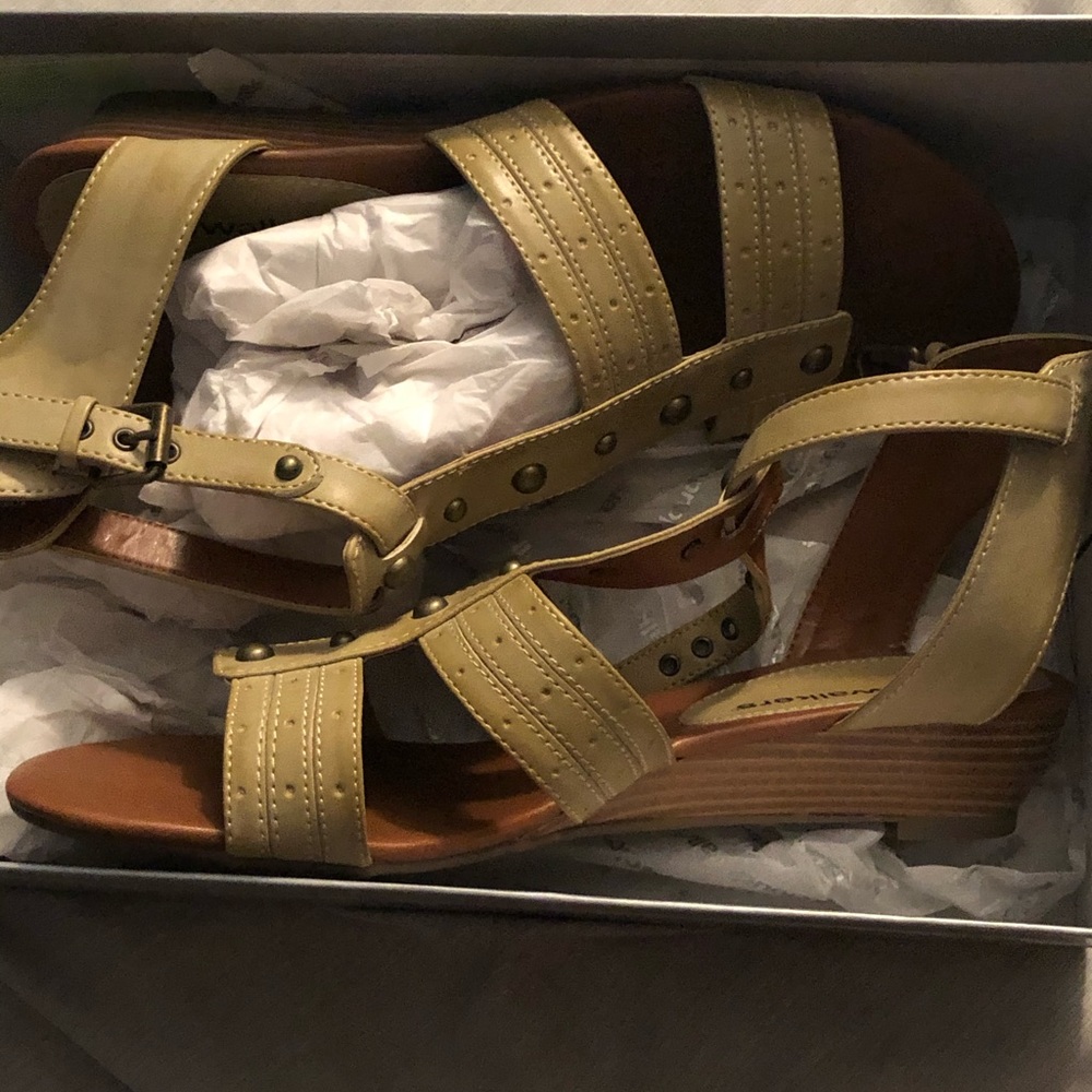 Brand new Cloud Walker Wedge